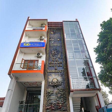 Отель Fabexpress Ss Grand Banthra Sikandarpur Экстерьер фото