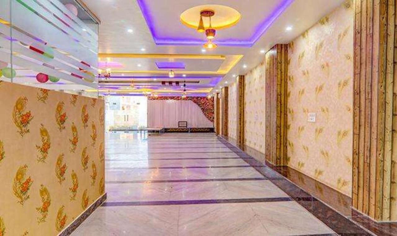 Отель Fabexpress Ss Grand Banthra Sikandarpur Экстерьер фото