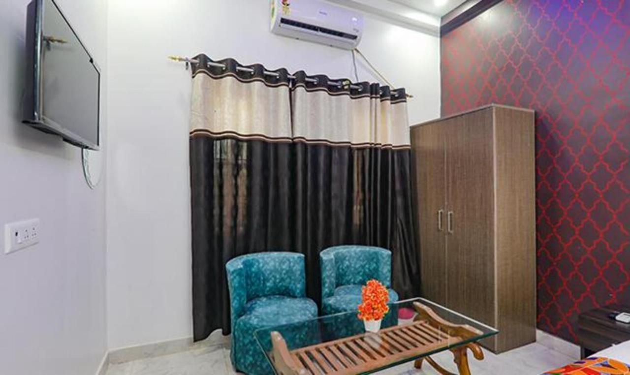 Отель Fabexpress Ss Grand Banthra Sikandarpur Экстерьер фото