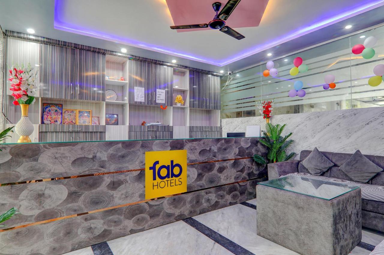 Отель Fabexpress Ss Grand Banthra Sikandarpur Экстерьер фото