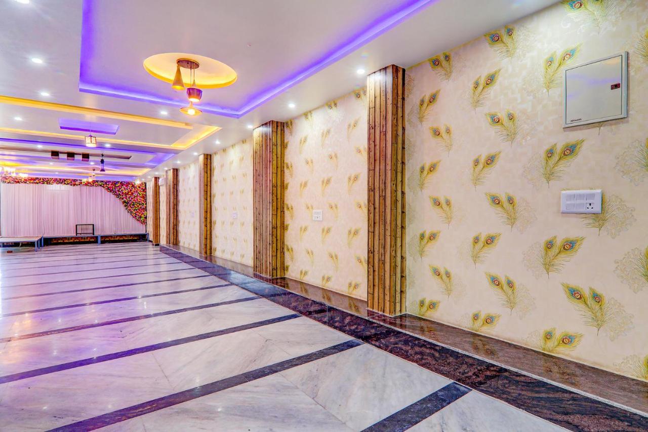 Отель Fabexpress Ss Grand Banthra Sikandarpur Экстерьер фото